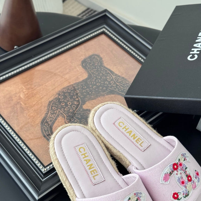 SLIPPERS IN LIGHT PINK SHEEPSKIN MIX FABRIC AND STRAPS BASE