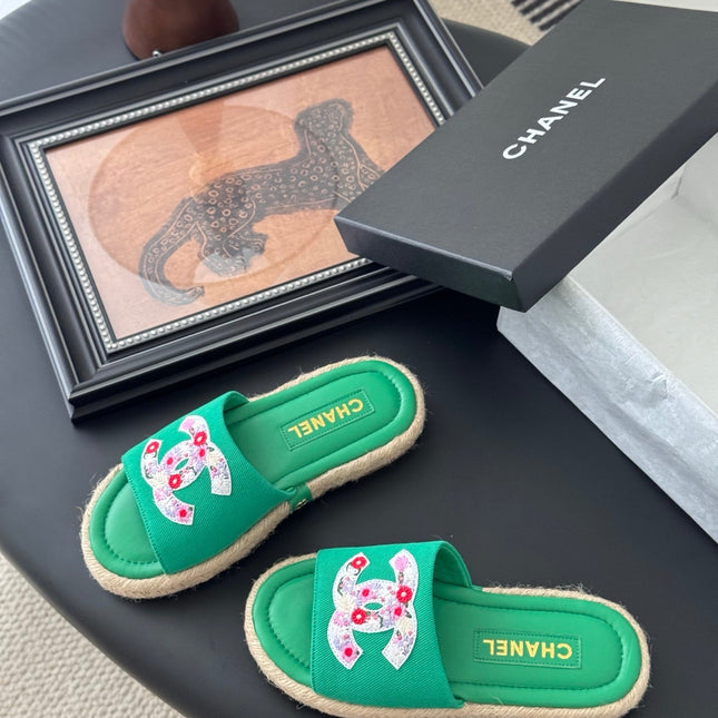 SLIPPERS IN GREEN SHEEPSKIN MIX FABRIC AND STRAPS BASE