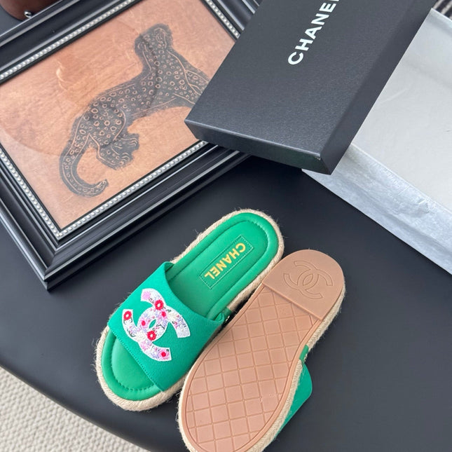 SLIPPERS IN GREEN SHEEPSKIN MIX FABRIC AND STRAPS BASE