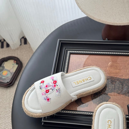 SLIPPERS IN WHITE SHEEPSKIN MIX FABRIC AND STRAPS BASE