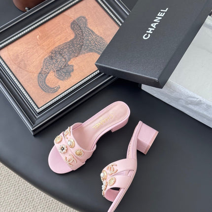 MULE SLIDE SANDALS IN PINK LAMBSKIN WITH LOGO STICKER DETAIL