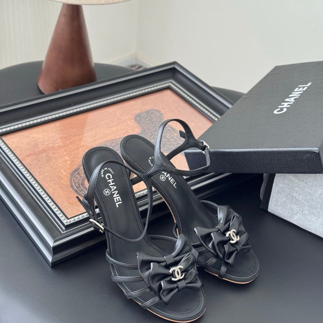 HIGH HEELS SANDALS IN BLACK SHEEPSKIN