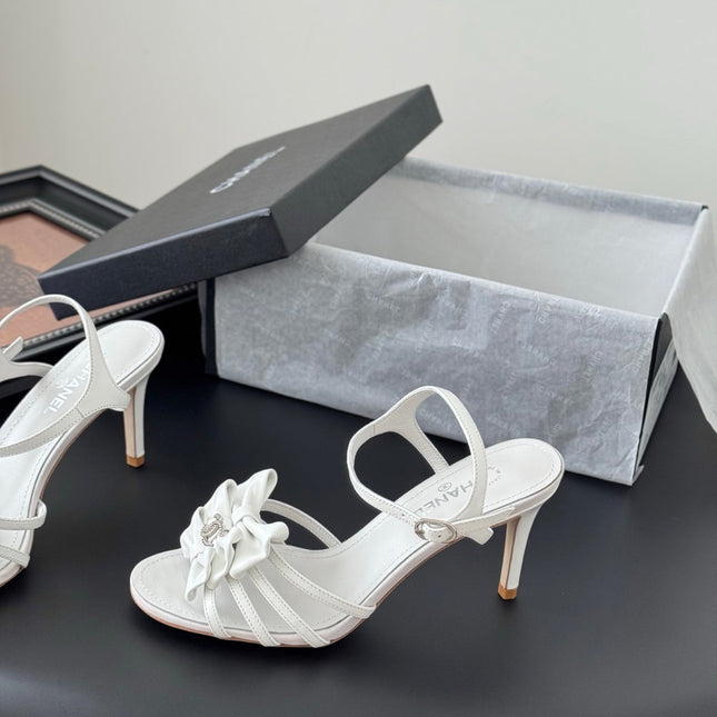 HIGH HEELS SANDALS IN WHITE SHEEPSKIN