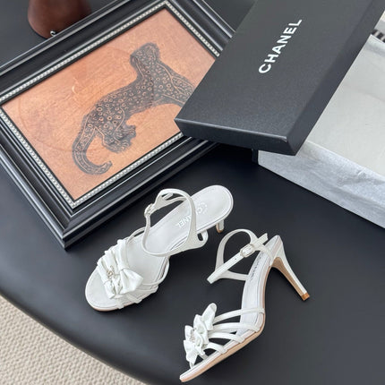 HIGH HEELS SANDALS IN WHITE SHEEPSKIN