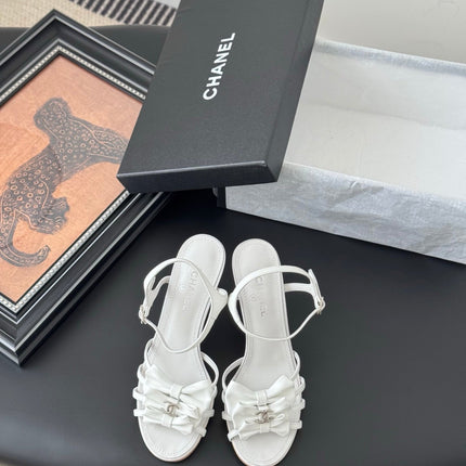 HIGH HEELS SANDALS IN WHITE SHEEPSKIN