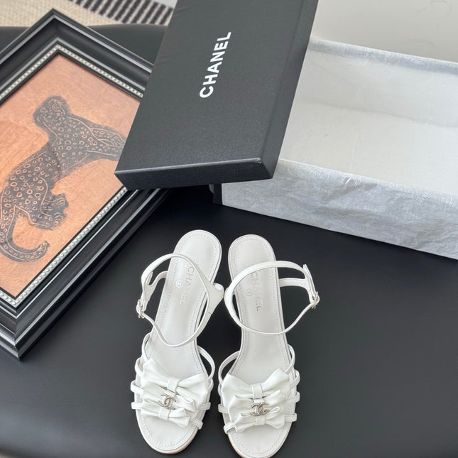 HIGH HEELS SANDALS IN WHITE SHEEPSKIN