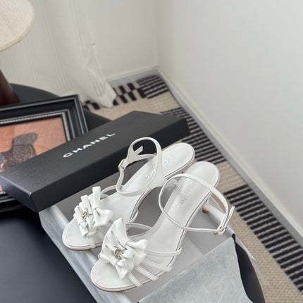 HIGH HEELS SANDALS IN WHITE SHEEPSKIN