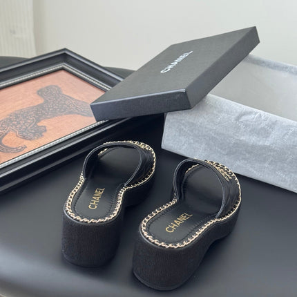 WEDGE HEELS IN BLACK CALFSKIN MIX CHAIN BASE