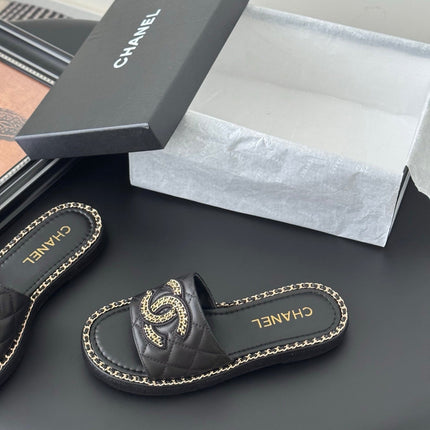 SLIPPER IN BLACK CALFSKIN MIX CHAIN BASE