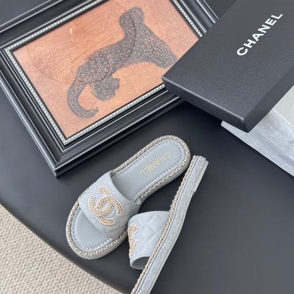 SLIPPER IN BEAU BLUE CALFSKIN MIX CHAIN BASE