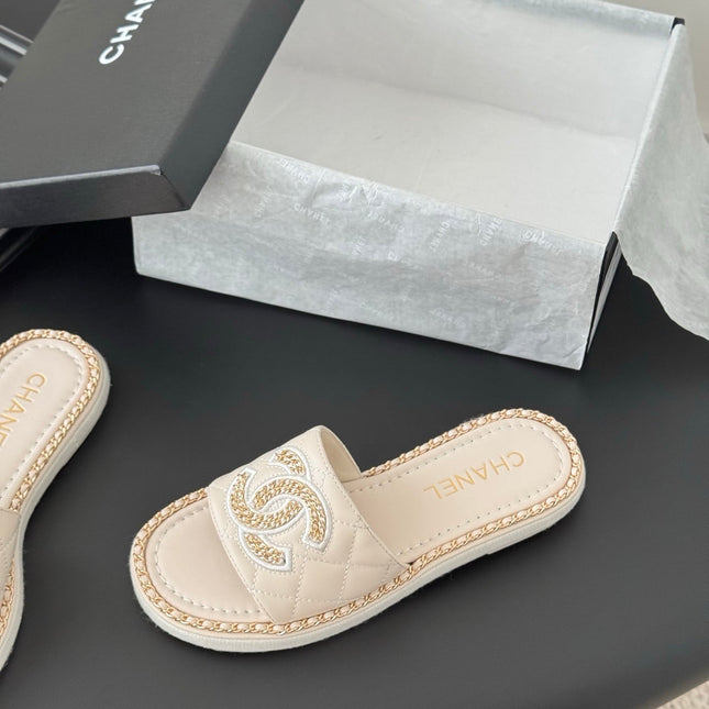 SLIPPER IN LIGHT BEIGE CALFSKIN MIX CHAIN BASE