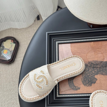 SLIPPER IN LIGHT BEIGE CALFSKIN MIX CHAIN BASE