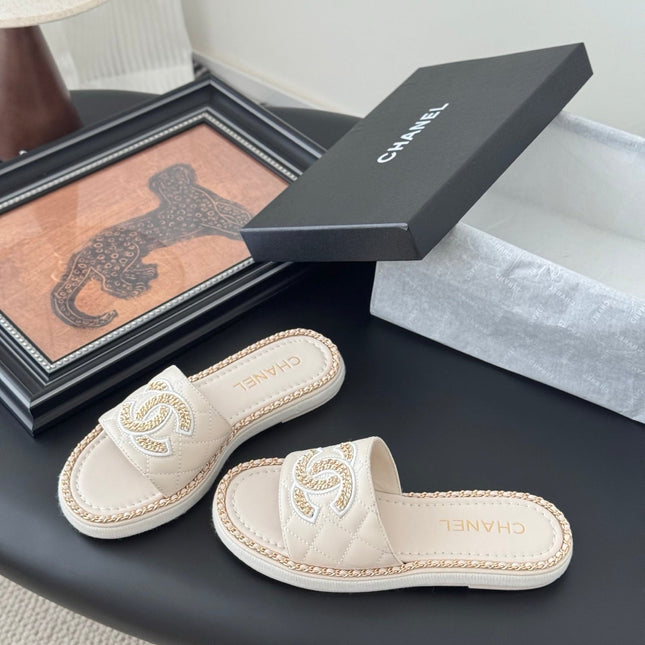 SLIPPER IN LIGHT BEIGE CALFSKIN MIX CHAIN BASE