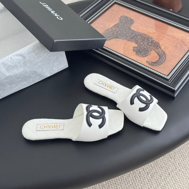 SLIPPER IN WHITE CALFSKIN