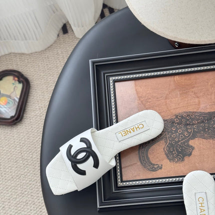 SLIPPER IN WHITE CALFSKIN