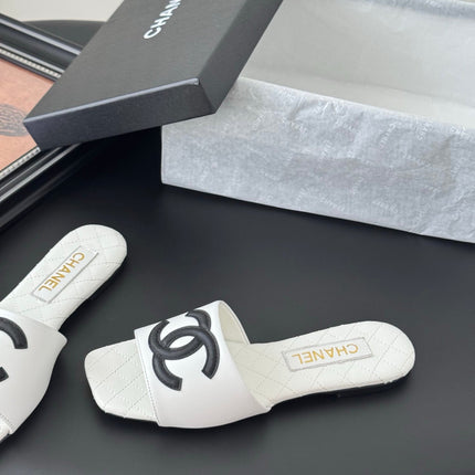 SLIPPER IN WHITE CALFSKIN