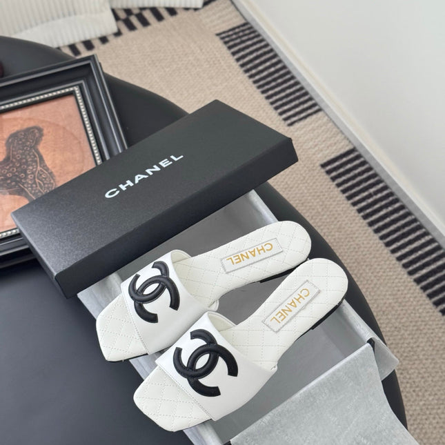 SLIPPER IN WHITE CALFSKIN