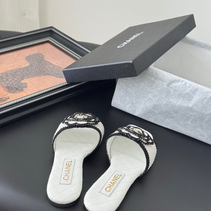 SLIPPER IN WHITE AND BLACK CALFSKIN MIX WOOL