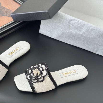 SLIPPER IN WHITE AND BLACK CALFSKIN MIX WOOL