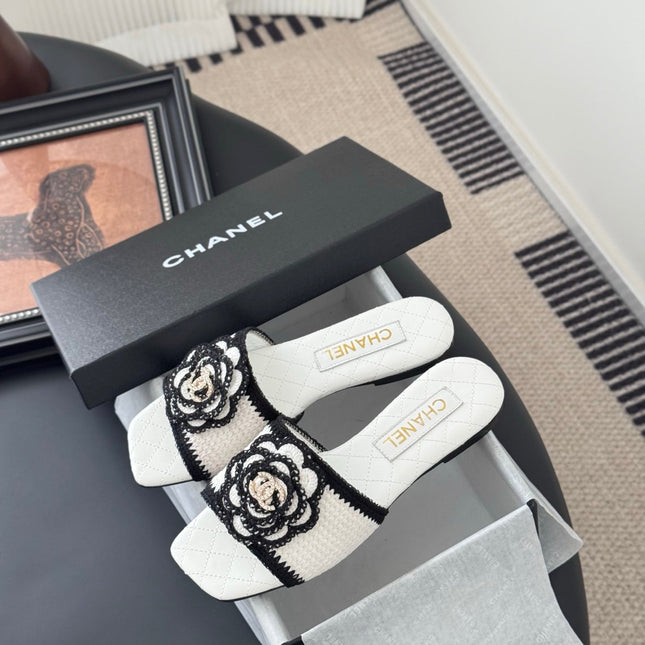 SLIPPER IN WHITE AND BLACK CALFSKIN MIX WOOL