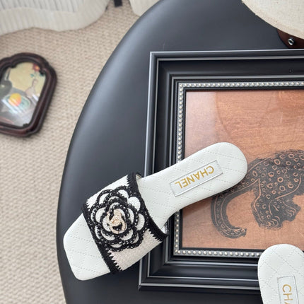 SLIPPER IN WHITE AND BLACK CALFSKIN MIX WOOL