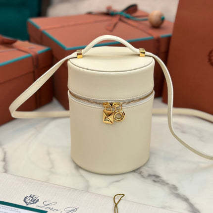 EXTRA CASE MEDIUM 16 BAG IN WHITE CREAM SMOOTH CALFSKIN WITH GOLD HARDWARE