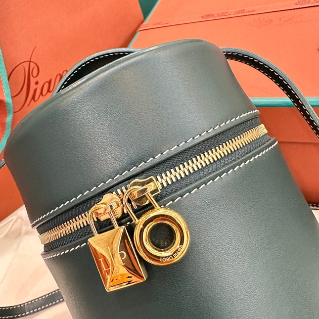 EXTRA CASE MEDIUM 16 BAG IN PEACOCK BLUE SMOOTH CALFSKIN WITH GOLD HARDWARE
