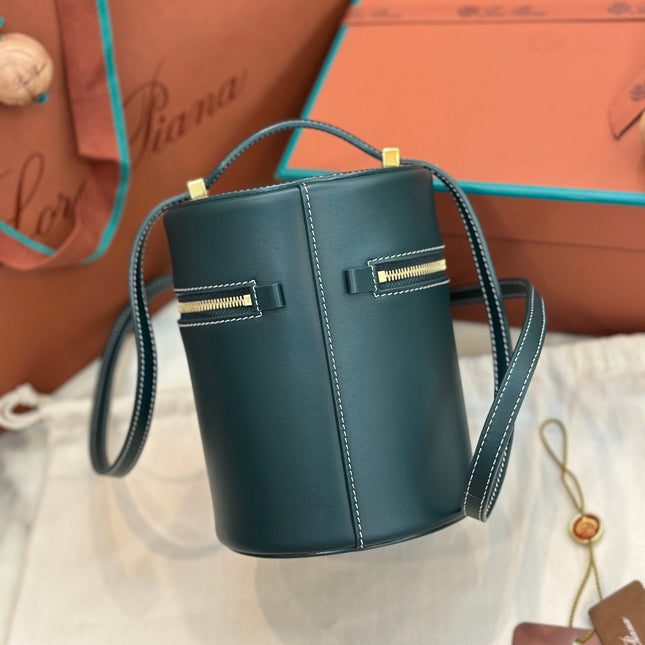 EXTRA CASE MEDIUM 16 BAG IN PEACOCK BLUE SMOOTH CALFSKIN WITH GOLD HARDWARE