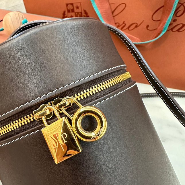 EXTRA CASE MEDIUM 16 BAG IN CHOCOLATE BROWN SMOOTH CALFSKIN WITH GOLD HARDWARE