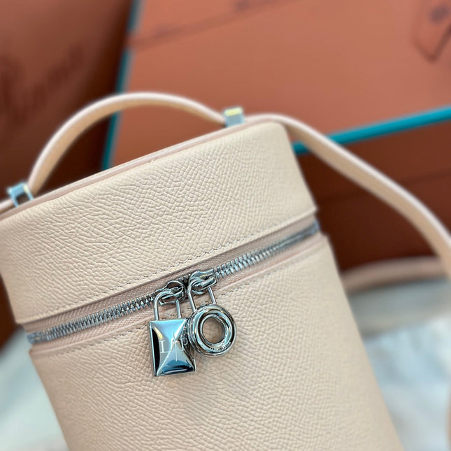 EXTRA CASE MEDIUM 16 BAG IN LIGHT PINK SMOOTH CALFSKIN WITH SILVER HARDWARE