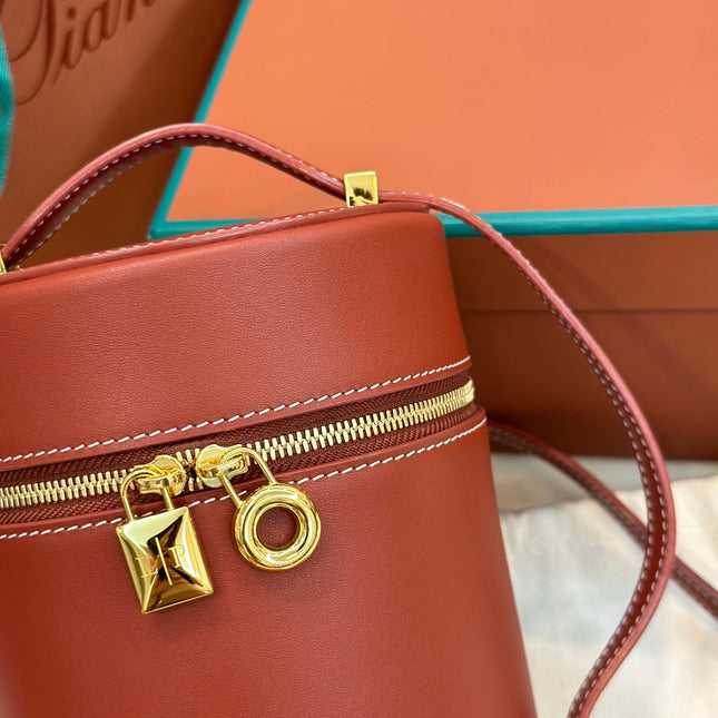 EXTRA CASE MEDIUM 16 BAG IN MARS RED SMOOTH CALFSKIN WITH GOLD HARDWARE