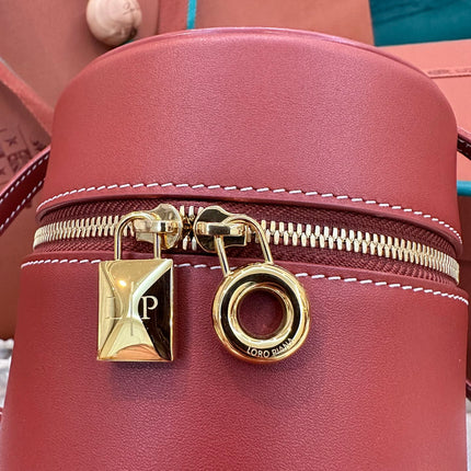 EXTRA CASE MEDIUM 16 BAG IN MARS RED SMOOTH CALFSKIN WITH GOLD HARDWARE