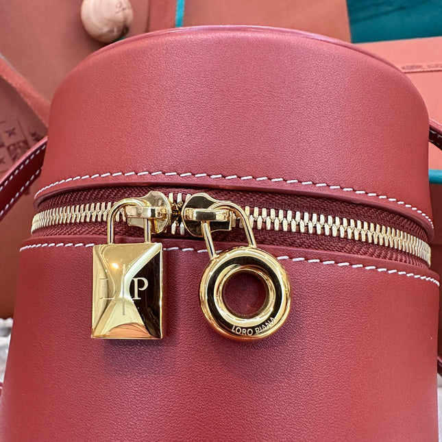 EXTRA CASE MEDIUM 16 BAG IN MARS RED SMOOTH CALFSKIN WITH GOLD HARDWARE