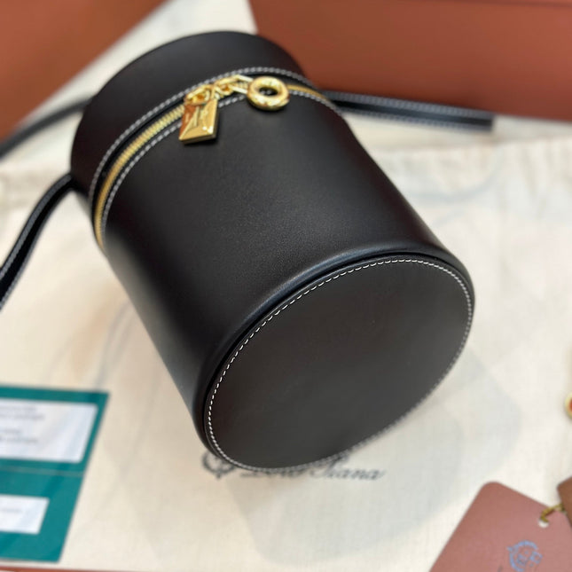 EXTRA CASE MEDIUM 16 BAG IN BLACK SMOOTH CALFSKIN WITH GOLD HARDWARE