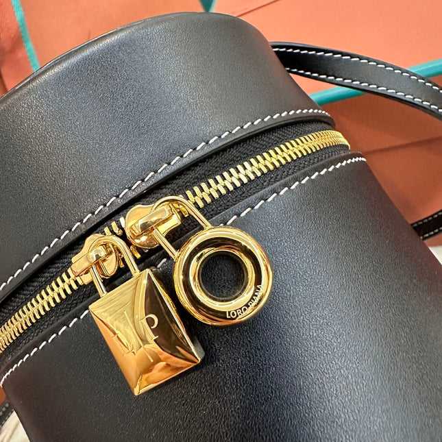 EXTRA CASE MEDIUM 16 BAG IN BLACK SMOOTH CALFSKIN WITH GOLD HARDWARE