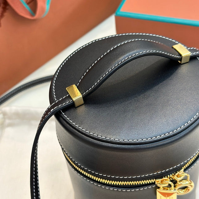 EXTRA CASE MEDIUM 16 BAG IN BLACK SMOOTH CALFSKIN WITH GOLD HARDWARE