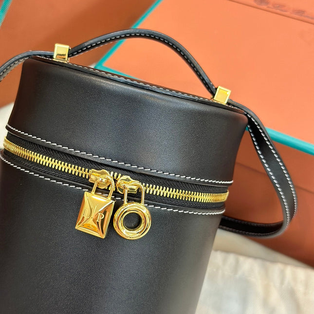 EXTRA CASE MEDIUM 16 BAG IN BLACK SMOOTH CALFSKIN WITH GOLD HARDWARE