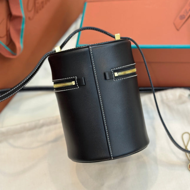 EXTRA CASE MEDIUM 16 BAG IN BLACK SMOOTH CALFSKIN WITH GOLD HARDWARE