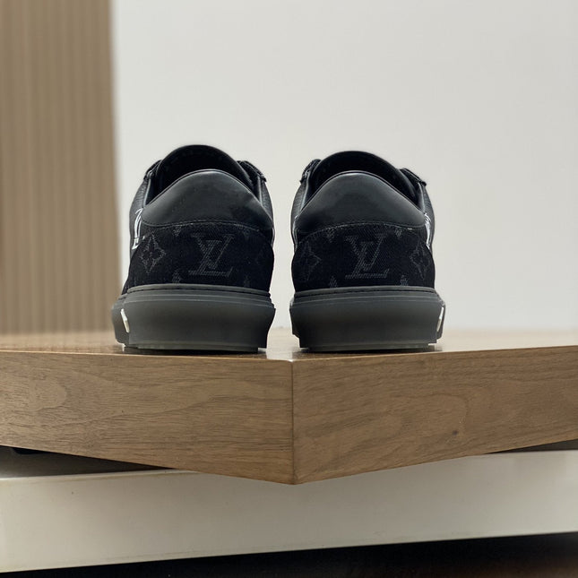 LV MONOGRAM BLACK SNEAKERS