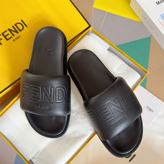 FENDI ROMA SLIDES IN BLACK  FUSSBETT LAMBSKIN