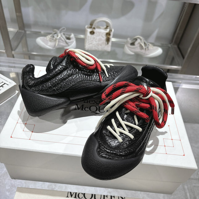 FLEXION SNEAKER IN BLACK CALFSKIN WITH RED AND WHITE LACES