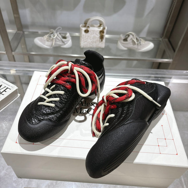 FLEXION SNEAKER IN BLACK CALFSKIN WITH RED AND WHITE LACES