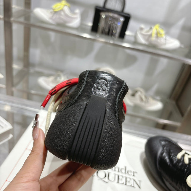 FLEXION SNEAKER IN BLACK CALFSKIN WITH RED AND WHITE LACES