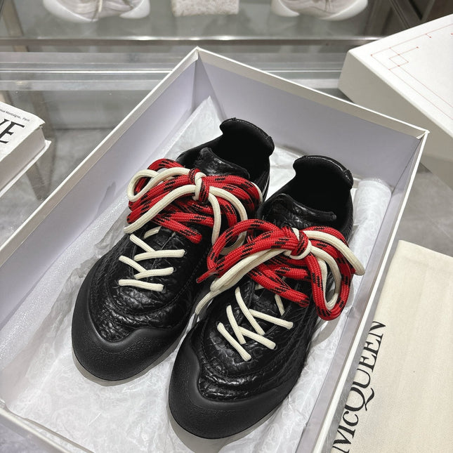 FLEXION SNEAKER IN BLACK CALFSKIN WITH RED AND WHITE LACES