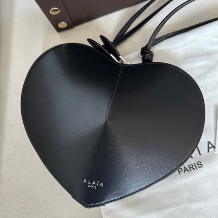 LE COEUR BAG 21 IN BLACK CALFSKIN