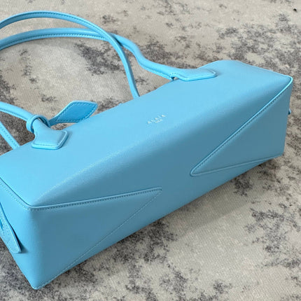 LE TECKEL MEDIUM BAG 32 IN SKY BLUE GOATSKIN