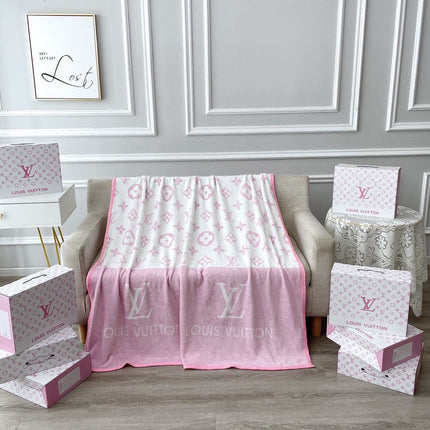 NEO MONOGRAM BLANKET IN WHITE MIX BABY PINK MILK VELVET 273949