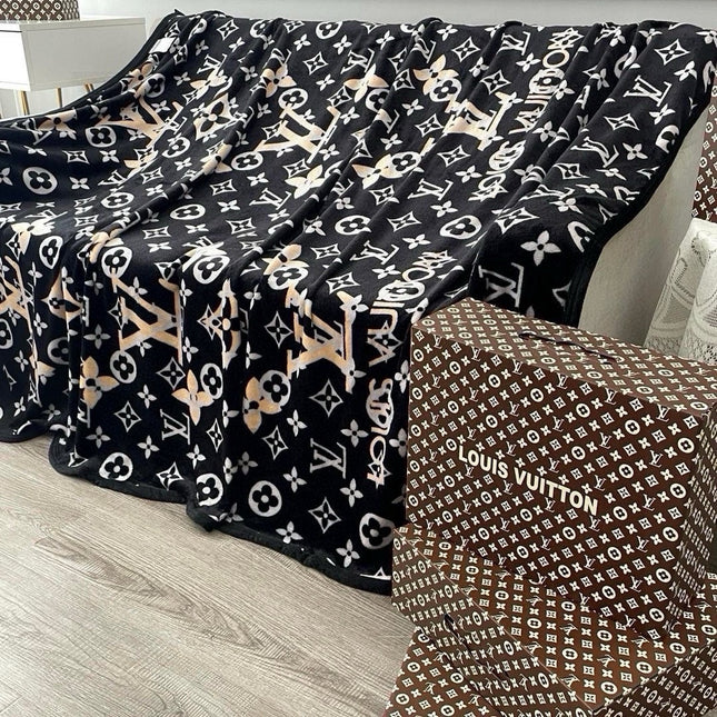MONOGRAM BLANKET IN BLACK LAMB FUR 418573