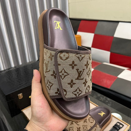 MIAMI MULE IN PEANUT BROWN MONOGRAM JACQUARD