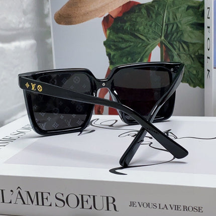 SQUARE SUNGLASS 581366 IN BLACK ACETATE MONOGRAM MASK ON LENS